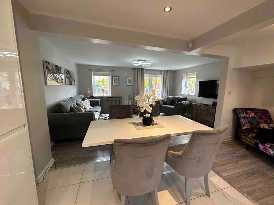 Waterside Mufc & Trafford Centre Townhouse 4 Bedroom Free Parking Manchester Luaran gambar